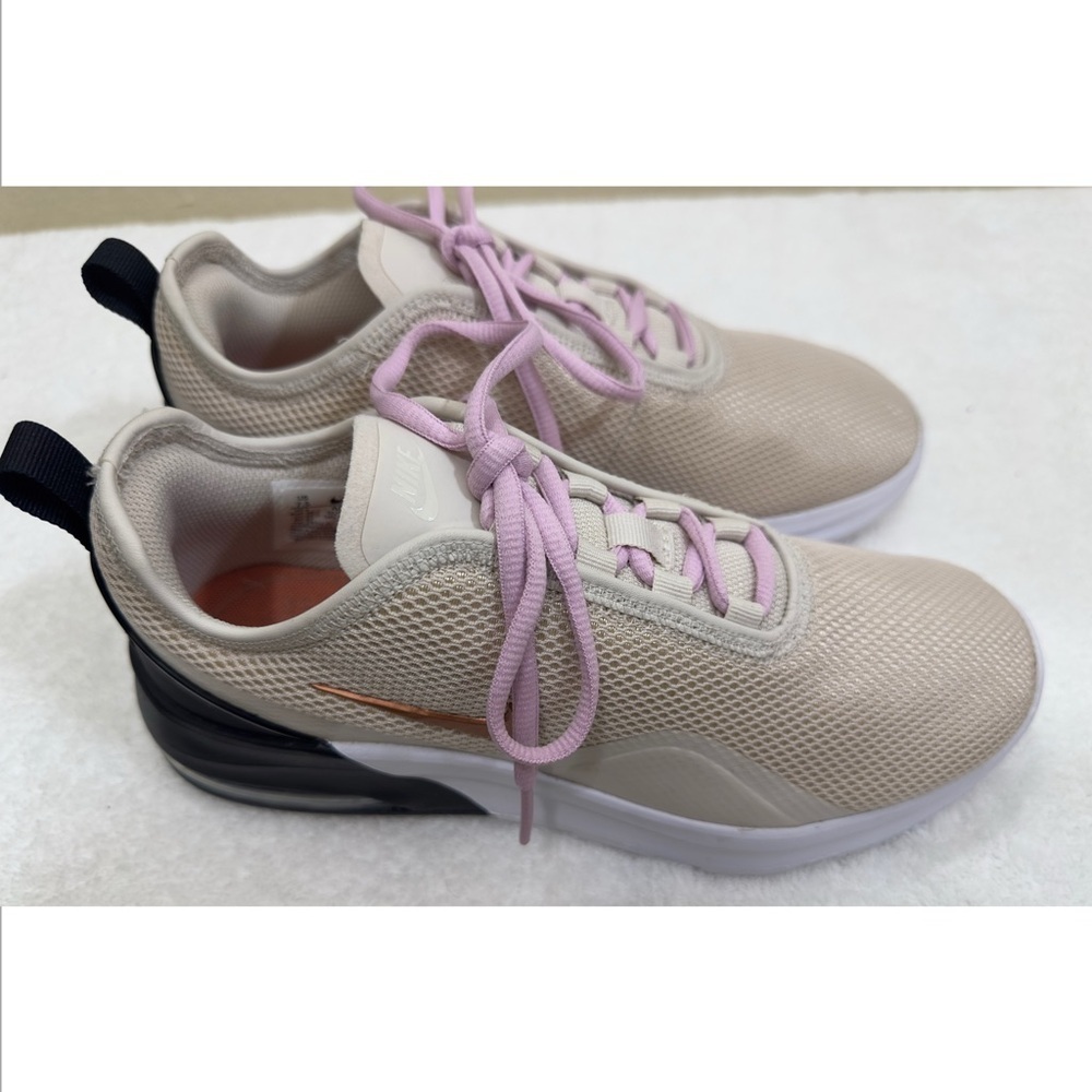 Nike Women's Beige and Pink Athletic Sneakers